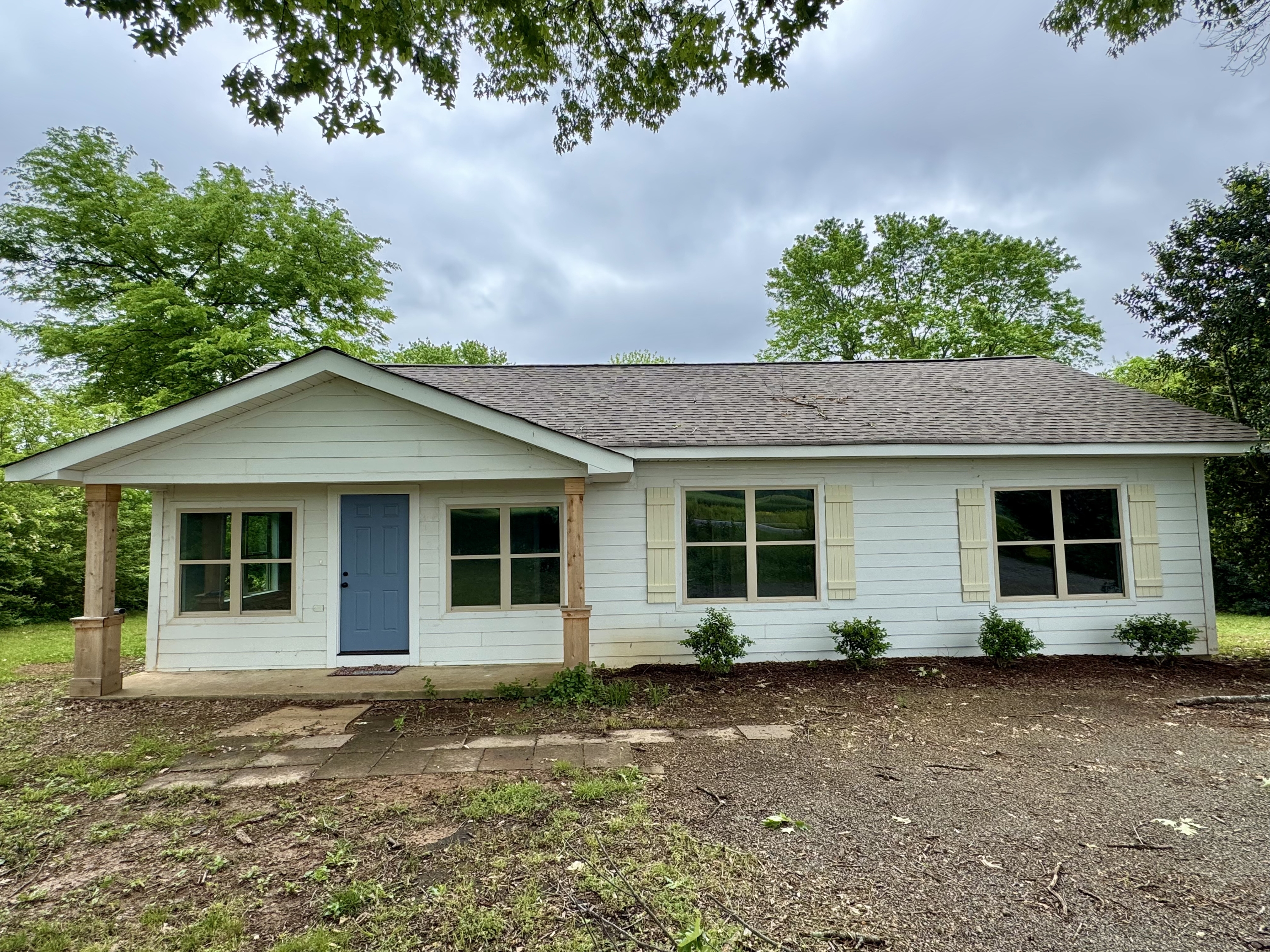 2061 Lindsay Lane South